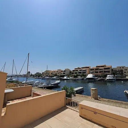 Апартаменты Marina Au Bord De L'eau Acces Direct Port